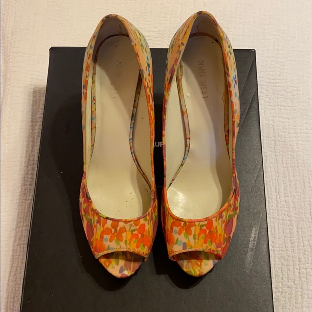 Nine West spring floral shoes